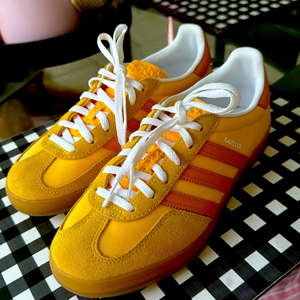 Adidas Gazelle 7 1/2 used only once. No box